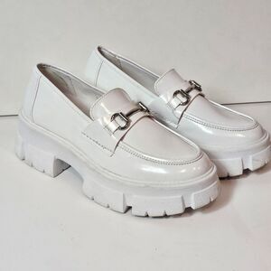 Steve MaddenY2K 90s Inspo Fulfill White Chunky Platform Faux Lug Loafers Size 8